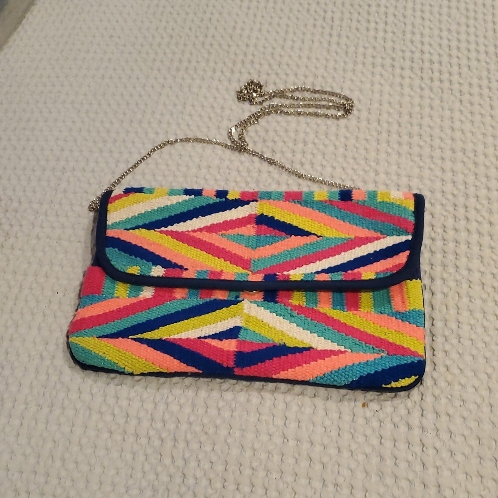 NWOT Oysho Embroidered Clutch (28)